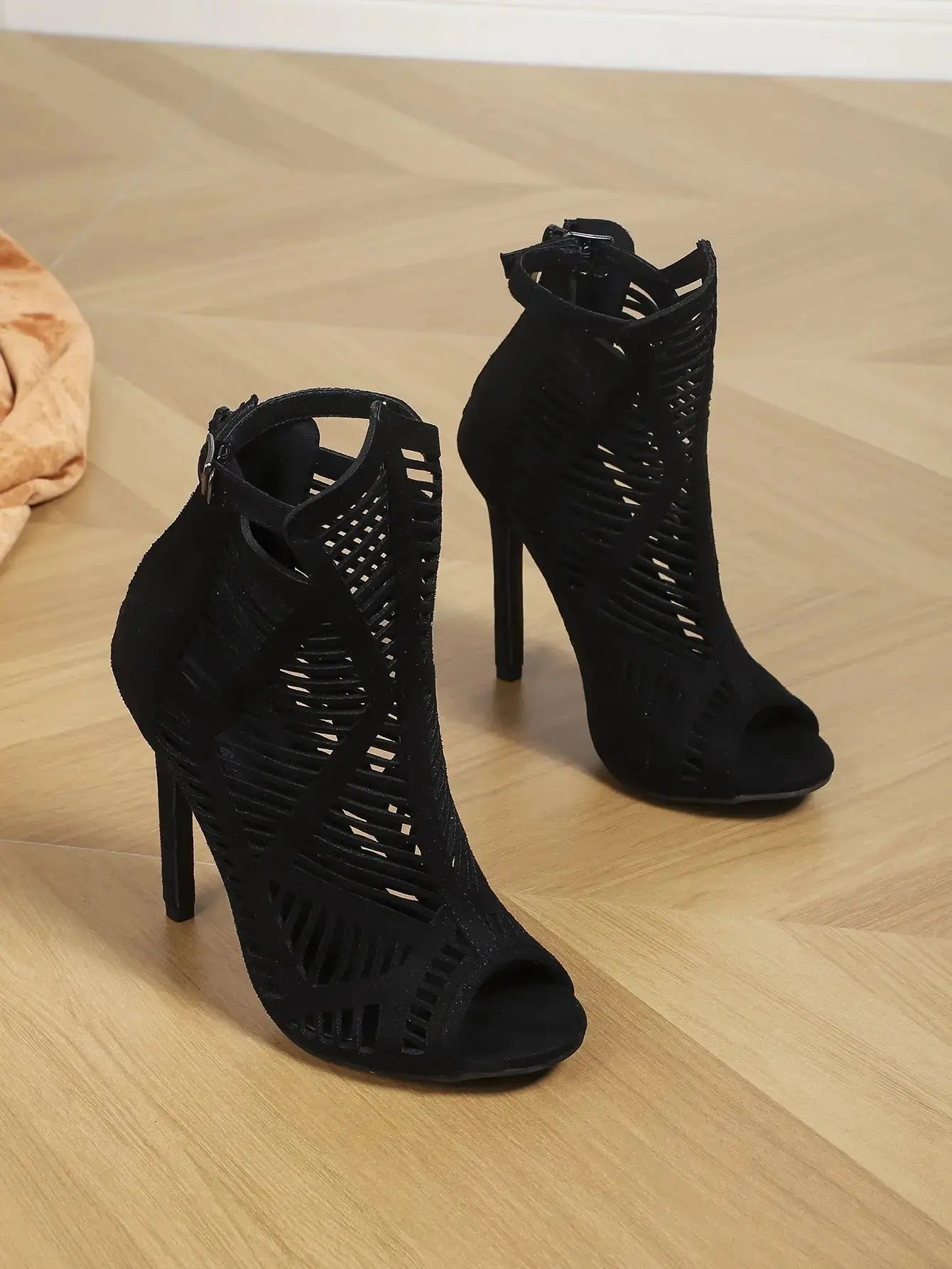 Women-Heels InSpaceX Fashion