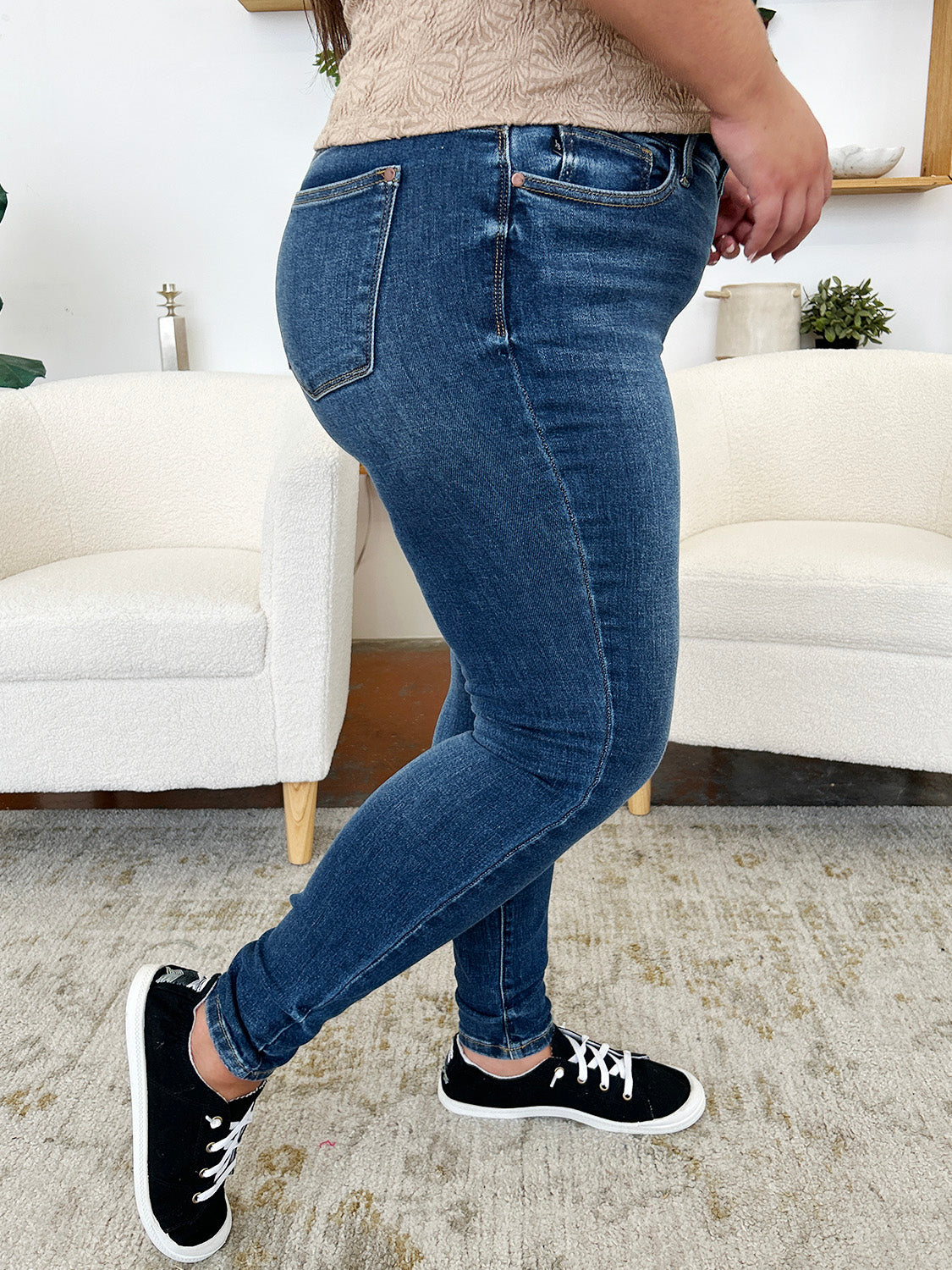 Judy Blue Full Size Classic Handsand Skinny Jeans Trendsi