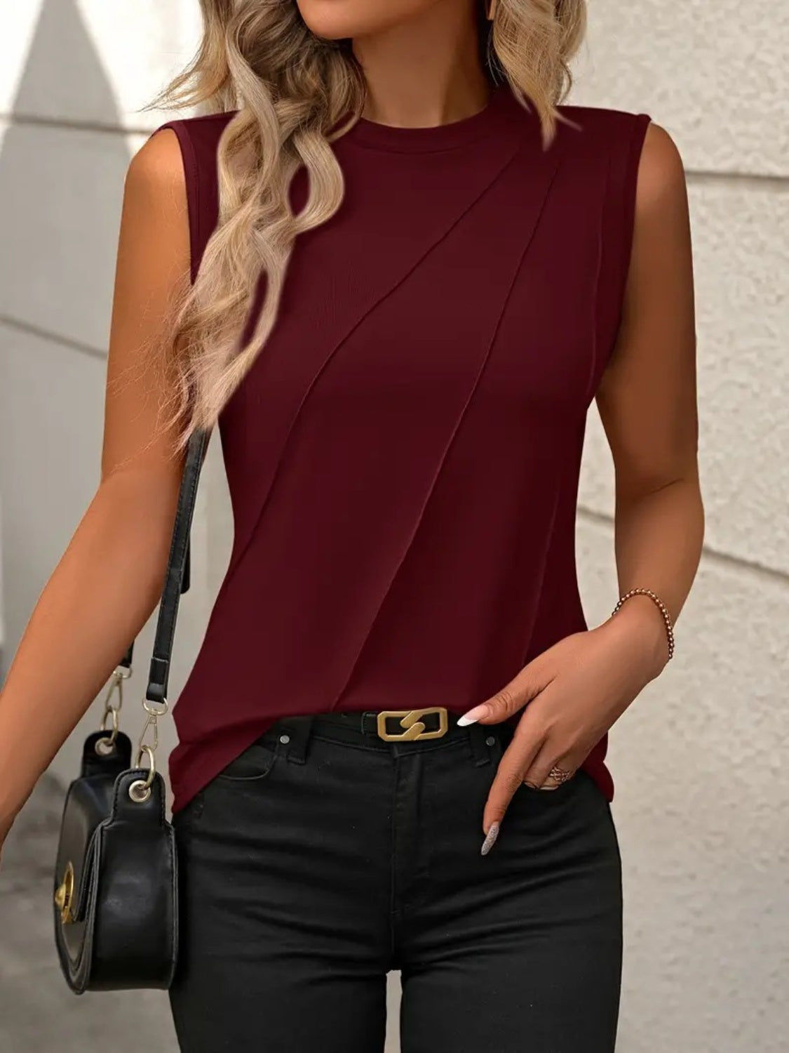 Round Neck Sleeveless Tank Trendsi